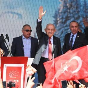 İşte CHP'de olağan&uuml;st&uuml; kurultay &ccedil;ağrısına destek vermeyen 27 vekil...