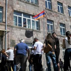 Komşuda sıcak saatler! Se&ccedil;im zaferini ilan ettiler! Son dakika T&uuml;rkiye a&ccedil;ıklaması