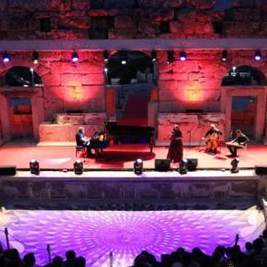 Medusa Mozaiği m&uuml;zik ile buluştu: Kibyra Antik Kenti&rsquo;nde melodiler y&uuml;kseldi