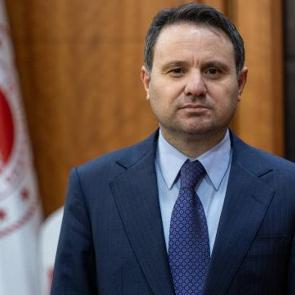 Bakan Akın G&uuml;rlek m&uuml;jdeyi verdi! 15 bin personel alımı yapılacak! İşte başvuru tarihi
