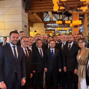 Bakan G&uuml;rlek fahri konsoloslarla g&ouml;r&uuml;şt&uuml;!
