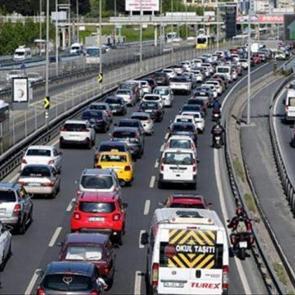 Zorunlu trafik sigortasında 1 Temmuz'da başlıyor: İşte ara&ccedil; sahiplerini bekleyenler