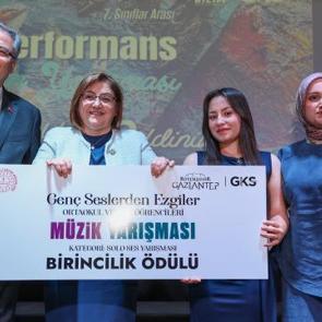 Gaziantep'te gen&ccedil; yetenekler &ouml;d&uuml;llerine kavuştu 