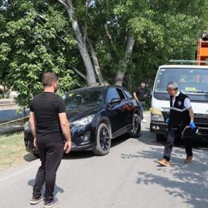 Sakarya'da esrarengiz olay: Camları kırık otomobilde &ouml;l&uuml; bulundu