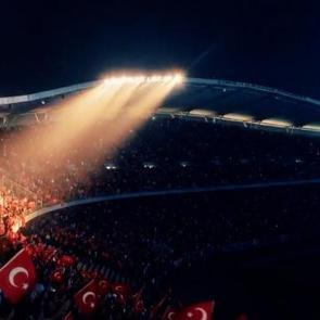 AK Parti&rsquo;den Mill&icirc; Takım ve taraftarlara hediye şarkı