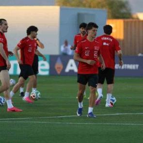 Avustralya ma&ccedil;ına g&uuml;nler kala Montella'dan Ferdi Kadıoğlu ve Kenan Yıldız kararı