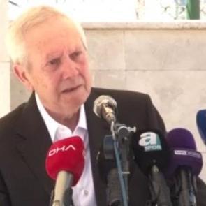 Aziz Yıldırım 'dostum' dediği K&ouml;ksal &Ouml;zbek'in cenazesinde g&ouml;zyaşlarını tutamadı