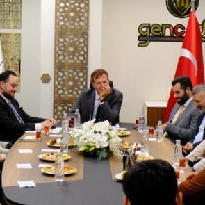 Bakan Arıklı ve İDSB Gen&ccedil;lik Kurulu&rsquo;ndan Kıbrıs davasında kararlılık vurgusu