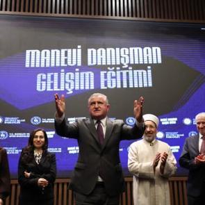 Bakan Bak'tan manevi destek mesajı: Bu hizmeti s&uuml;rd&uuml;receğiz