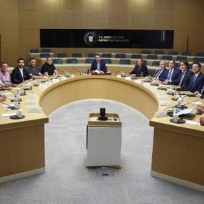 Bakan Bayraktar, Doruk Madencilik iş&ccedil;ileriyle g&ouml;r&uuml;şt&uuml;