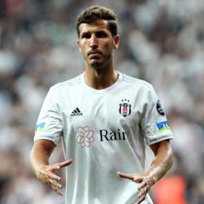 Beşiktaş'ta s&uuml;rpriz ayrılık! Salih U&ccedil;an ile veda kararı