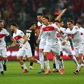 Bursalılar D&uuml;nya Kupası heyecanını dev ekranda yaşayacak