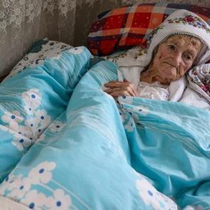 Erzurum'un asırlık &ccedil;ınarı Salli nine 114 yaşında