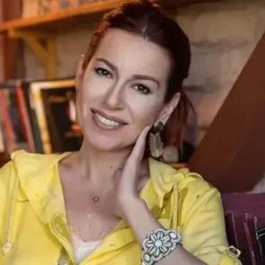 İpek Tuzcuoğlu'ndan dikkat &ccedil;eken namaz a&ccedil;ıklaması: Kendimden &ccedil;ok utandım...