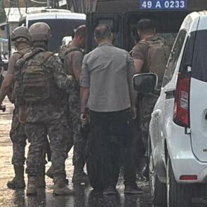 İşitme engelli kardeşini ve 1 polisi yaralayan şahsı &ouml;zel harekat etkisiz hale getirdi
