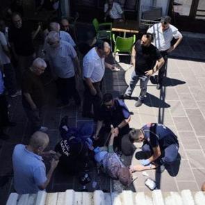 Kalp krizinden &ouml;len arkadaşının cenazesinde kalp krizi ge&ccedil;irdi
