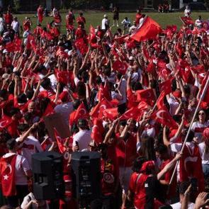 Kanada'da T&uuml;rkiye coşkusu! Binlerce taraftar akın etti