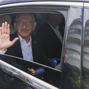 Kılı&ccedil;daroğlu'ndan yeni ihra&ccedil; hamlesi! Listede 2 b&uuml;y&uuml;kşehir belediye başkanı da var
