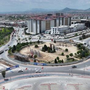 Konya Şehir Hastanesi tramvay hattında k&ouml;pr&uuml; &ccedil;alışmaları hız kesmiyor