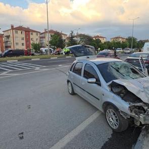 K&uuml;tahya'da feci kaza: &Ouml;l&uuml; ve yaralılar var