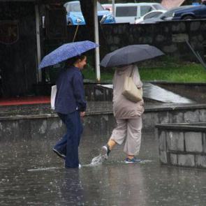 Meteoroloji'den kuvvetli yağış uyarısı: 2 b&ouml;lgeye dikkat! &Ouml;ğleden sonra etkisini artıracak