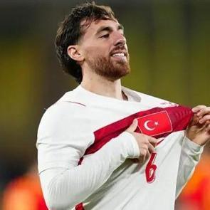 Montella'dan Avustralya ma&ccedil;ı &ouml;ncesi Orkun K&ouml;k&ccedil;&uuml; kararı!