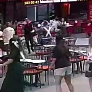 Muğla'da polisten ka&ccedil;an ş&uuml;pheliyi tek yumrukla yere serdi