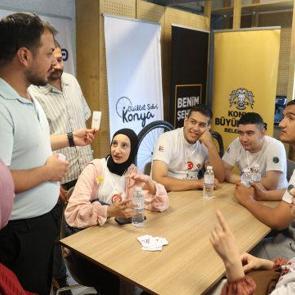 &Ouml;zel &ouml;ğrenciler Konya'da bisikletin tarihi yolculuğuna &ccedil;ıktı