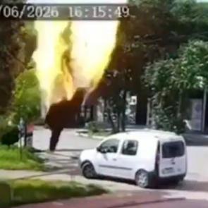 Rus İHA'sı otob&uuml;s durağına d&uuml;şt&uuml;! 2 &ouml;l&uuml; 15 yaralı