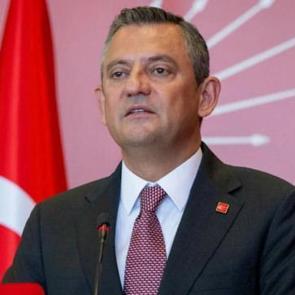 Şok iddia! Parti lideri a&ccedil;ıkladı: &Ouml;zg&uuml;r &Ouml;zel bize katılmak istedi