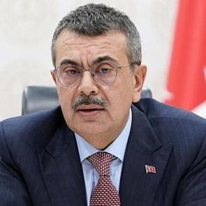 T&uuml;m okullarda başlıyor: Artık kaldırıldı! MEB'ten yeni karar...