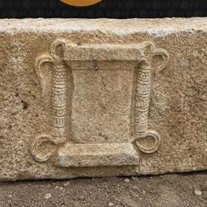Yozgat&rsquo;ta bir evde iki bin yıllık olduğu değerlendirilen lahit bulundu