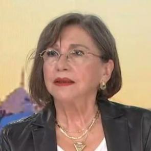 Sihirli Annem'in yıldızı G&uuml;l Onat sevenlerini &uuml;zd&uuml;: Yaşam m&uuml;cadelesi veriyorum...