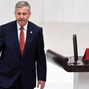 Bakan &Ccedil;ift&ccedil;i'nin 'Kud&uuml;s' hayalinden rahatsız olan Sel&ccedil;uk &Ouml;zdağ'dan akla ziyan a&ccedil;ıklama