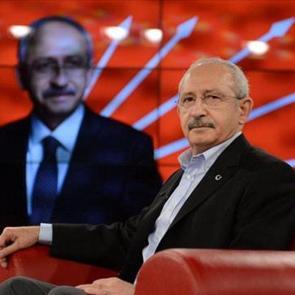 CHP'de b&uuml;y&uuml;k hesaplaşma g&uuml;n&uuml;: MYK'da ihra&ccedil; dalgası ve kurultay savaşı