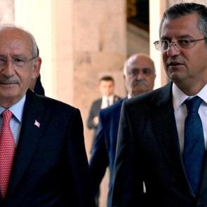 CHP'de grup toplantısı geriliminde 2. tur! Peş peşe a&ccedil;ıklama geldi