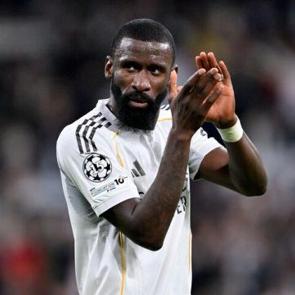 Galatasaray ile anılan Antonio R&uuml;diger imzayı attı!
