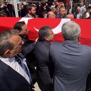 Kalp krizine yenik d&uuml;şen Vali Yardımcısı toprağa verildi