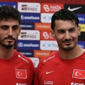 Milli yıldız 'Her zaman arkamızda' diyerek eleştirilerin hedefindeki isme destek oldu