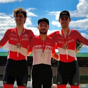 Konya B&uuml;y&uuml;kşehirli pedallar madalyaları toplamaya devam ediyor