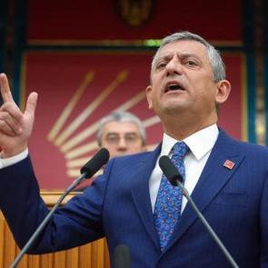 &Ouml;zg&uuml;r &Ouml;zel'den yeni parti &ccedil;ıkışı! Masadaki senaryoyu ilk kez a&ccedil;ıkladı