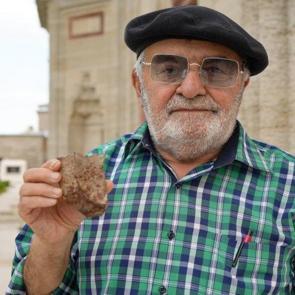Selimiye Camii&rsquo;nin kubbesini delen g&uuml;lle mermisinin par&ccedil;asını 58 yıldır saklıyor