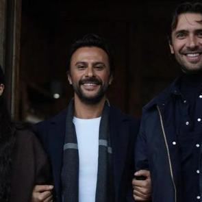 Rekortmen dizi Taşacak Bu Deniz&rsquo;de şaşkına &ccedil;eviren ayrılık! Sosyal medyadan duyurdu
