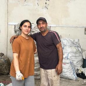 33 yıl gece g&uuml;nd&uuml;z kağıt topladı! Emeğini zayi etmeyen evlat: En b&uuml;y&uuml;k kahramanım babam