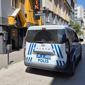 Eskişehir'de ş&uuml;pheli &ouml;l&uuml;m! 30 yaşındaki adam evinde cansız halde bulundu