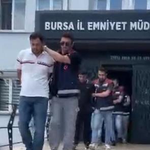 Ava giderken avlandılar! Polis 'ikinci kişi' rol&uuml;ne girip &ccedil;&ouml;kertti