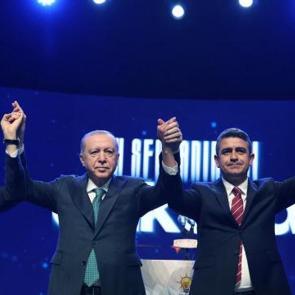 AK Parti Ankara'da tarihi eşiği aştı: &Uuml;ye sayısı 1 milyonu ge&ccedil;ti