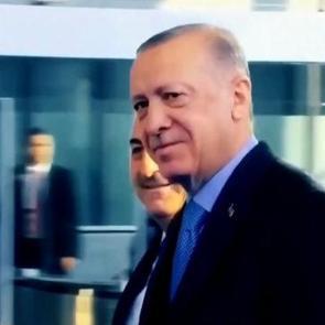 AK Parti'den &ccedil;eyrek asra &ouml;zel şarkı! İlk kez yayınlandı
