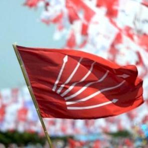 CHP'de i&ccedil; kavga b&uuml;y&uuml;yor! İl binasının duvarlarına yazılar yazıldı