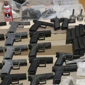 İzmir'de su&ccedil; &ouml;rg&uuml;tlerine operasyon: 38 g&ouml;zaltı